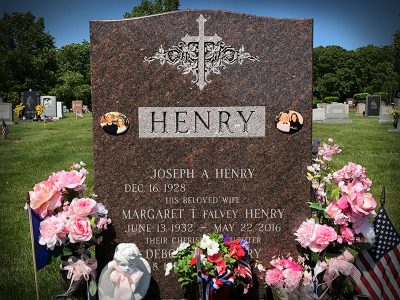 Dakota Mahogany Upright Monument Henry Memorial with two Horizontal Porcelain Photos